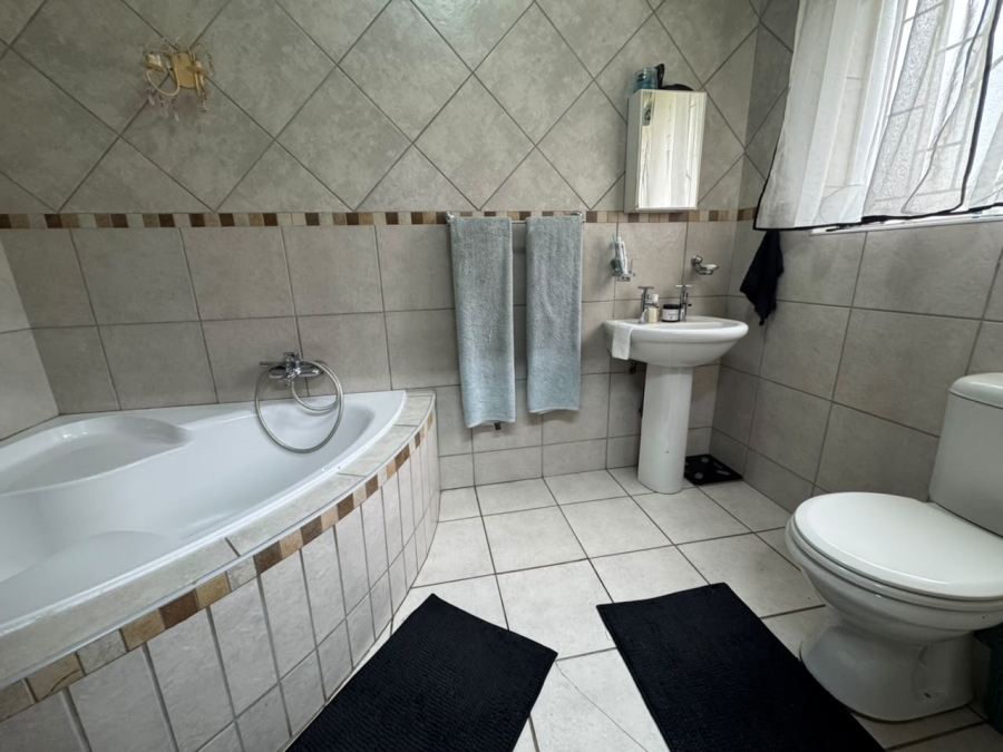 3 Bedroom Property for Sale in Songloed North West